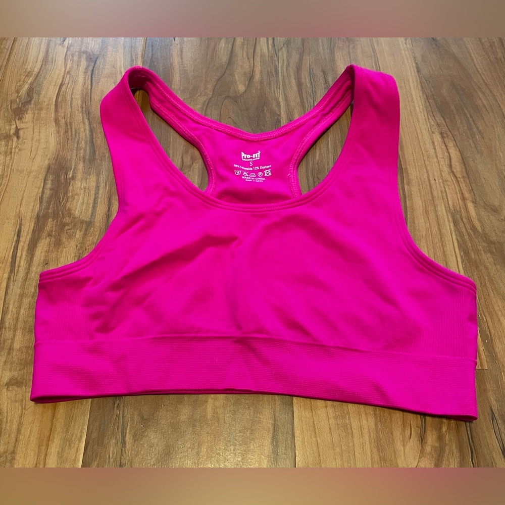 Pro-Fit Sports top - women. Small. Fuchsia.